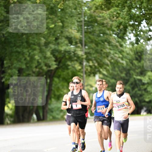 06.09.2026 - CURREX Alsterlauf Dr. Thomas Lammeyer http://msf.ph/oto/10113095 06.09.2026 09:04:11 Laufen 5117, 5703 meine-sportfotos.de