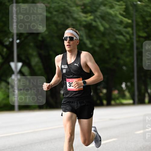 06.09.2026 - CURREX Alsterlauf Dr. Thomas Lammeyer http://msf.ph/oto/10113267 06.09.2026 09:04:40 Laufen 39 meine-sportfotos.de
