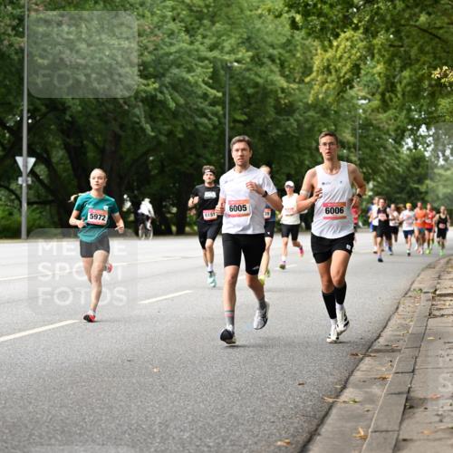 06.09.2026 - CURREX Alsterlauf Dr. Thomas Lammeyer http://msf.ph/oto/10113410 06.09.2026 09:05:04 Laufen 6005, 6006, 5972, 8151 meine-sportfotos.de
