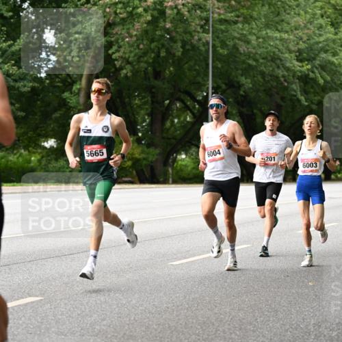06.09.2026 - CURREX Alsterlauf Dr. Thomas Lammeyer http://msf.ph/oto/10113476 06.09.2026 09:05:14 Laufen 2562, 5665, 6004, 201, 6003, 4678 meine-sportfotos.de