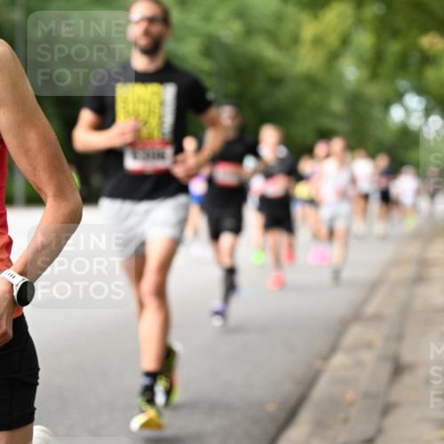 06.09.2026 - CURREX Alsterlauf Dr. Thomas Lammeyer http://msf.ph/oto/10113588 06.09.2026 09:05:32 Laufen 380 meine-sportfotos.de