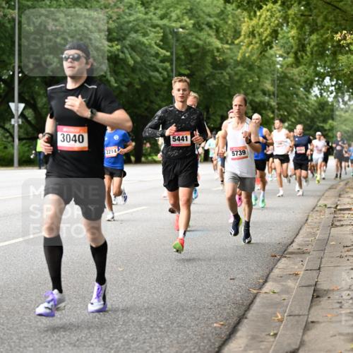 06.09.2026 - CURREX Alsterlauf Dr. Thomas Lammeyer http://msf.ph/oto/10113594 06.09.2026 09:05:32 Laufen 3040, 2214, 5441, 5739 meine-sportfotos.de