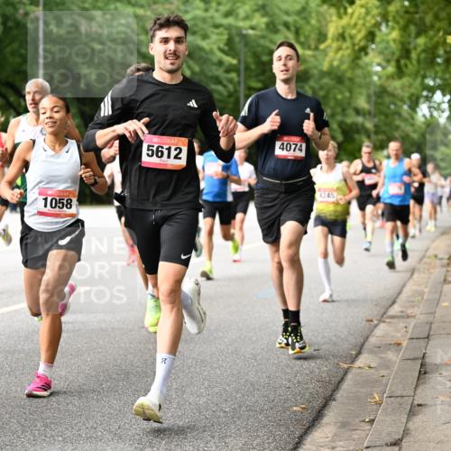 06.09.2026 - CURREX Alsterlauf Dr. Thomas Lammeyer http://msf.ph/oto/10113652 06.09.2026 09:05:41 Laufen 6129, 4700, 1058, 5612, 4074, 90, 4245 meine-sportfotos.de