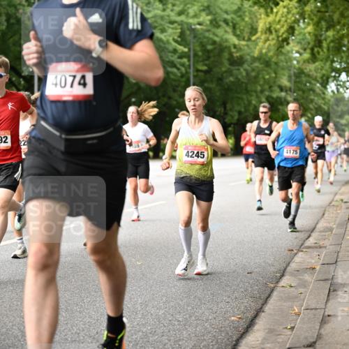 06.09.2026 - CURREX Alsterlauf Dr. Thomas Lammeyer http://msf.ph/oto/10113659 06.09.2026 09:05:42 Laufen 4074, 5692, 22, 89, 4245, 4175 meine-sportfotos.de