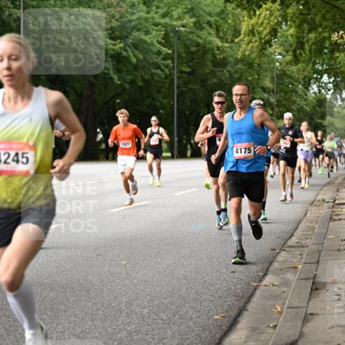 06.09.2026 - CURREX Alsterlauf Dr. Thomas Lammeyer http://msf.ph/oto/10113666 06.09.2026 09:05:43 Laufen 4245, 5927, 4175, 1061 meine-sportfotos.de