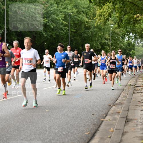 06.09.2026 - CURREX Alsterlauf Dr. Thomas Lammeyer http://msf.ph/oto/10113738 06.09.2026 09:05:53 Laufen 6370, 6080, 5, 6136, 2631, 6151, 424, 3972, 5105 meine-sportfotos.de