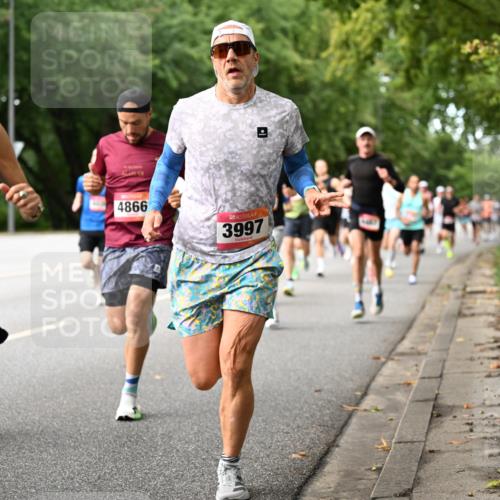 06.09.2026 - CURREX Alsterlauf Dr. Thomas Lammeyer http://msf.ph/oto/10113803 06.09.2026 09:06:03 Laufen 5710, 4866, 3997 meine-sportfotos.de