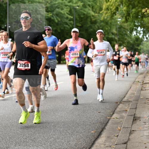 06.09.2026 - CURREX Alsterlauf Dr. Thomas Lammeyer http://msf.ph/oto/10113842 06.09.2026 09:06:10 Laufen 2894, 0709, 3258, 86, 4893, 5541 meine-sportfotos.de