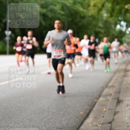 06.09.2026 - CURREX Alsterlauf Dr. Thomas Lammeyer http://msf.ph/oto/10113871 06.09.2026 09:06:14 Laufen  meine-sportfotos.de