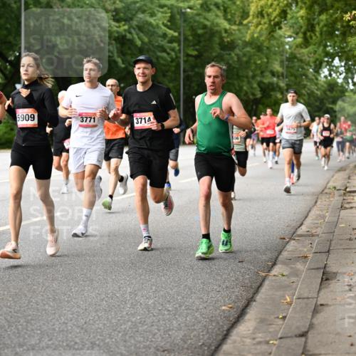 06.09.2026 - CURREX Alsterlauf Dr. Thomas Lammeyer http://msf.ph/oto/10113888 06.09.2026 09:06:16 Laufen 4607, 5909, 3771, 3714, 06, 5675 meine-sportfotos.de