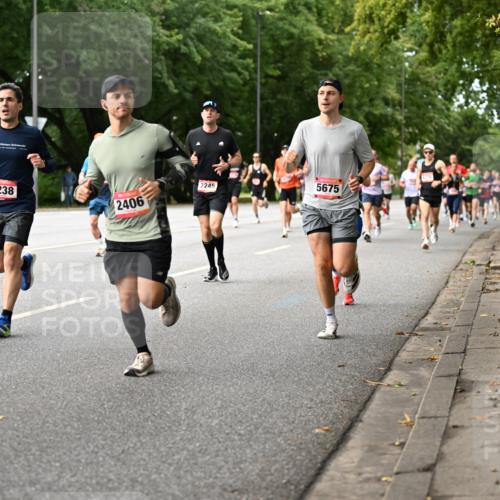 06.09.2026 - CURREX Alsterlauf Dr. Thomas Lammeyer http://msf.ph/oto/10113903 06.09.2026 09:06:19 Laufen 2245, 5675, 3238, 2406, 3753 meine-sportfotos.de