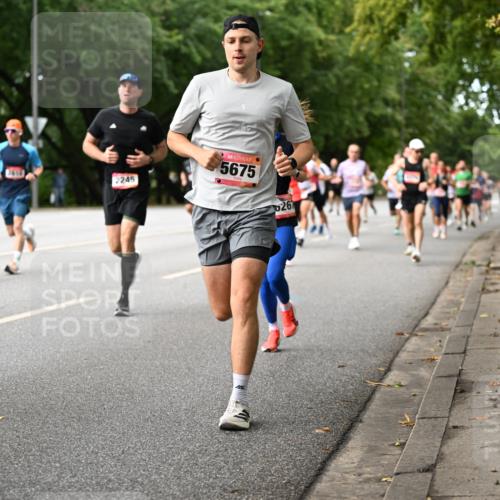 06.09.2026 - CURREX Alsterlauf Dr. Thomas Lammeyer http://msf.ph/oto/10113910 06.09.2026 09:06:19 Laufen 2245, 5675, 6267 meine-sportfotos.de