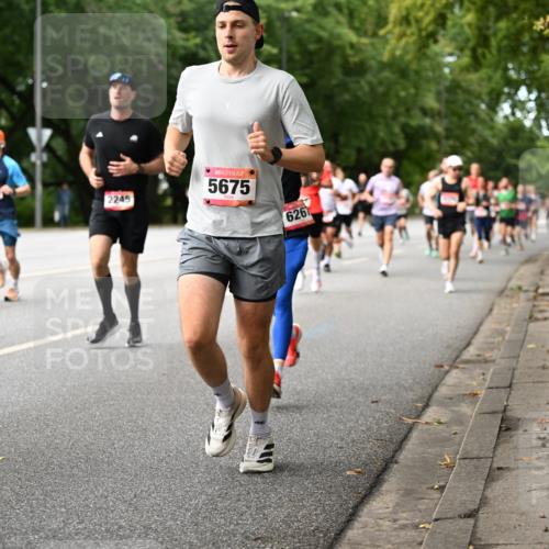06.09.2026 - CURREX Alsterlauf Dr. Thomas Lammeyer http://msf.ph/oto/10113911 06.09.2026 09:06:20 Laufen 2245, 5675, 626 meine-sportfotos.de