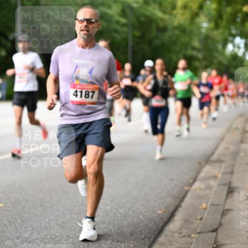 06.09.2026 - CURREX Alsterlauf Dr. Thomas Lammeyer http://msf.ph/oto/10113942 06.09.2026 09:06:25 Laufen 4187 meine-sportfotos.de