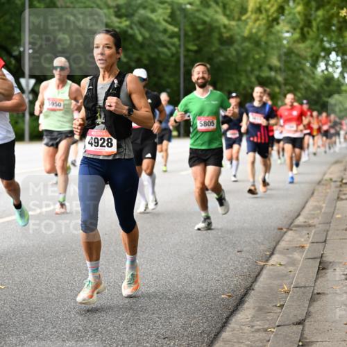06.09.2026 - CURREX Alsterlauf Dr. Thomas Lammeyer http://msf.ph/oto/10113952 06.09.2026 09:06:26 Laufen 3201, 5950, 4928, 5805 meine-sportfotos.de