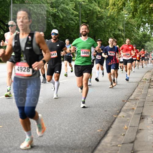 06.09.2026 - CURREX Alsterlauf Dr. Thomas Lammeyer http://msf.ph/oto/10113953 06.09.2026 09:06:26 Laufen 2699, 4928, 443, 5805, 3615, 3366, 3489 meine-sportfotos.de
