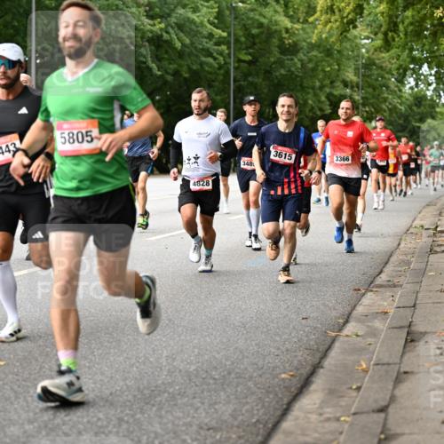 06.09.2026 - CURREX Alsterlauf Dr. Thomas Lammeyer http://msf.ph/oto/10113960 06.09.2026 09:06:27 Laufen 3010, 4443, 5805, 4828, 348, 3615, 3366 meine-sportfotos.de