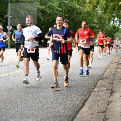 06.09.2026 - CURREX Alsterlauf Dr. Thomas Lammeyer http://msf.ph/oto/10113966 06.09.2026 09:06:28 Laufen 443, 5645, 4828, 3615, 3366, 420 meine-sportfotos.de