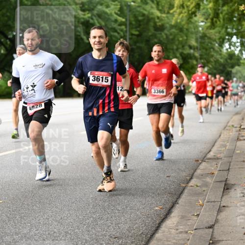 06.09.2026 - CURREX Alsterlauf Dr. Thomas Lammeyer http://msf.ph/oto/10113968 06.09.2026 09:06:28 Laufen 13, 645, 3615, 4828, 12, 3366 meine-sportfotos.de