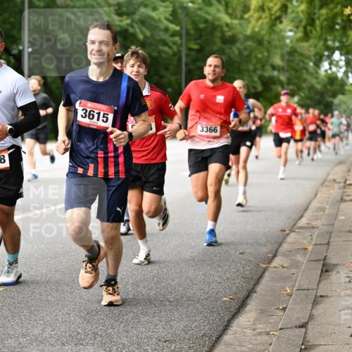 06.09.2026 - CURREX Alsterlauf Dr. Thomas Lammeyer http://msf.ph/oto/10113970 06.09.2026 09:06:29 Laufen 5645, 2026, 3615, 3366, 4828 meine-sportfotos.de