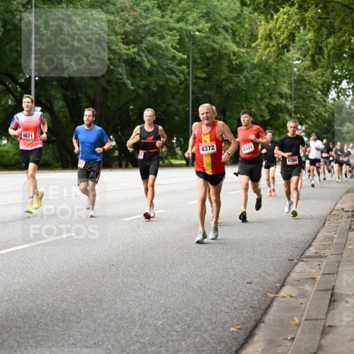 06.09.2026 - CURREX Alsterlauf Dr. Thomas Lammeyer http://msf.ph/oto/10114000 06.09.2026 09:06:33 Laufen 10, 4671, 4372, 4331, 6388 meine-sportfotos.de