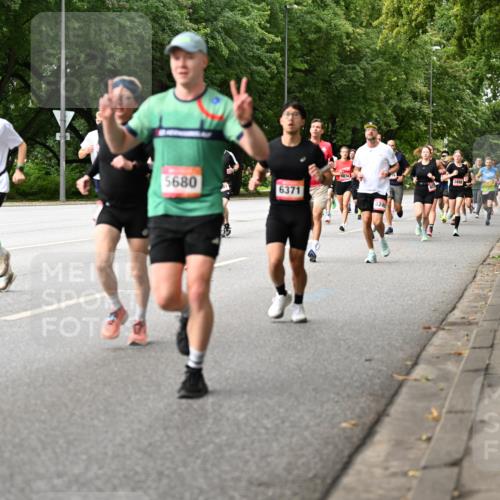 06.09.2026 - CURREX Alsterlauf Dr. Thomas Lammeyer http://msf.ph/oto/10114033 06.09.2026 09:06:38 Laufen 8127, 5680, 6371, 5874, 824, 82, 2498 meine-sportfotos.de