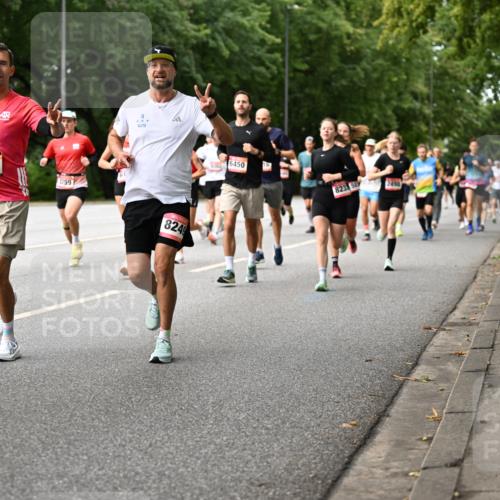 06.09.2026 - CURREX Alsterlauf Dr. Thomas Lammeyer http://msf.ph/oto/10114053 06.09.2026 09:06:41 Laufen 6102, 3994, 1259, 8249, 6450, 823, 58 meine-sportfotos.de