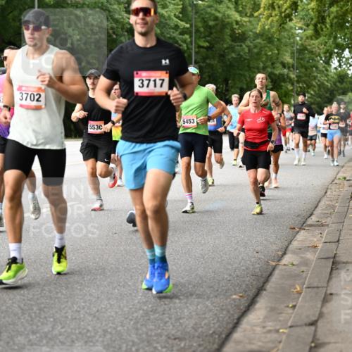 06.09.2026 - CURREX Alsterlauf Dr. Thomas Lammeyer http://msf.ph/oto/10114125 06.09.2026 09:06:52 Laufen 3702, 553, 3717, 5453, 01 meine-sportfotos.de