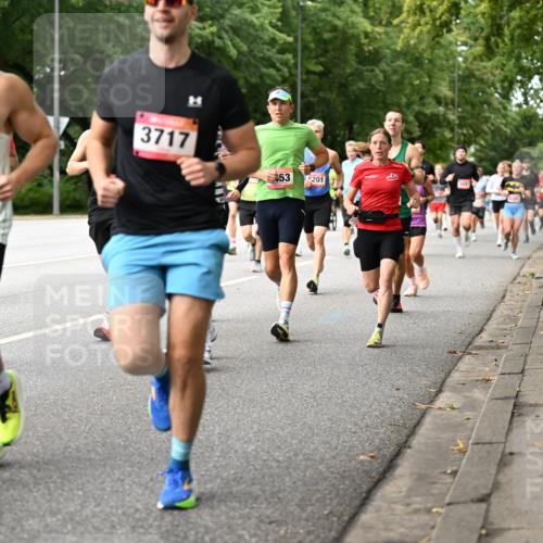 06.09.2026 - CURREX Alsterlauf Dr. Thomas Lammeyer http://msf.ph/oto/10114127 06.09.2026 09:06:52 Laufen 3702, 3717, 53, 201 meine-sportfotos.de