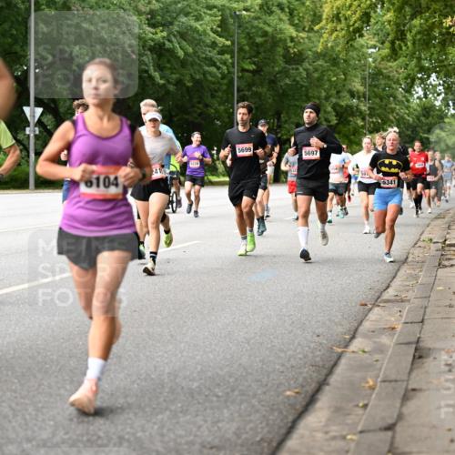 06.09.2026 - CURREX Alsterlauf Dr. Thomas Lammeyer http://msf.ph/oto/10114146 06.09.2026 09:06:55 Laufen 8228, 2411, 6104, 5699, 5697, 5341 meine-sportfotos.de