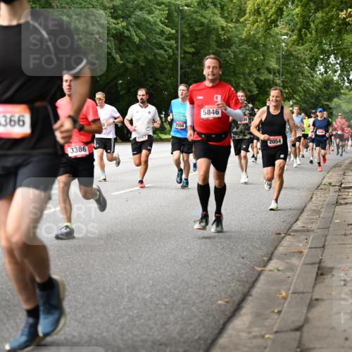06.09.2026 - CURREX Alsterlauf Dr. Thomas Lammeyer http://msf.ph/oto/10114182 06.09.2026 09:07:01 Laufen 3182, 6366, 3386, 2563, 2556, 5846, 2054 meine-sportfotos.de