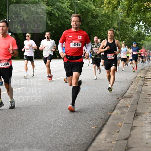06.09.2026 - CURREX Alsterlauf Dr. Thomas Lammeyer http://msf.ph/oto/10114186 06.09.2026 09:07:01 Laufen 3386, 4862, 2563, 5846, 5230, 2054, 4586 meine-sportfotos.de