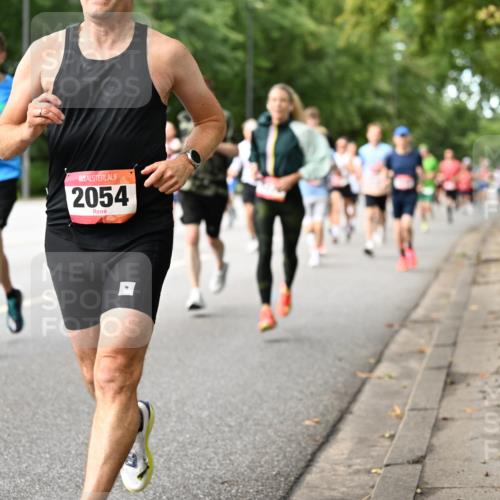 06.09.2026 - CURREX Alsterlauf Dr. Thomas Lammeyer http://msf.ph/oto/10114199 06.09.2026 09:07:03 Laufen 2054 meine-sportfotos.de