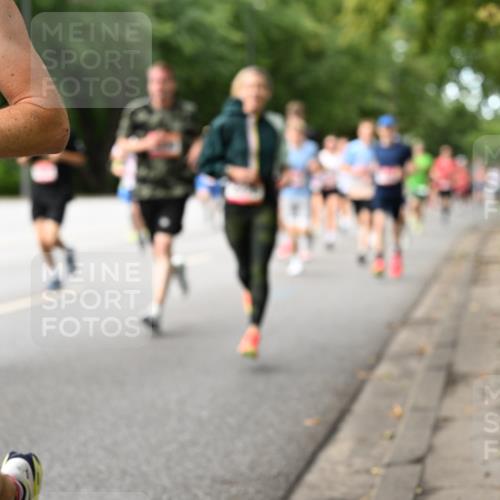 06.09.2026 - CURREX Alsterlauf Dr. Thomas Lammeyer http://msf.ph/oto/10114202 06.09.2026 09:07:04 Laufen 4 meine-sportfotos.de