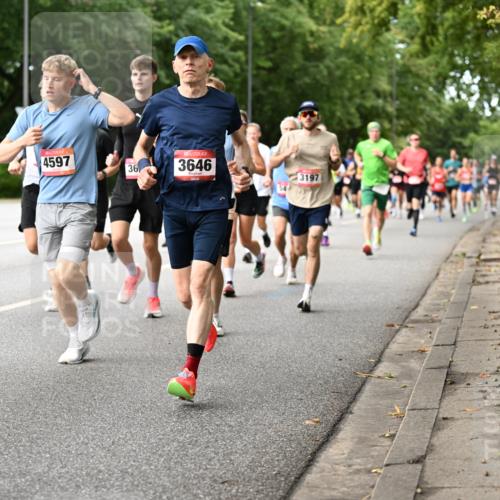 06.09.2026 - CURREX Alsterlauf Dr. Thomas Lammeyer http://msf.ph/oto/10114217 06.09.2026 09:07:06 Laufen 4597, 36, 1937, 3646, 3197 meine-sportfotos.de