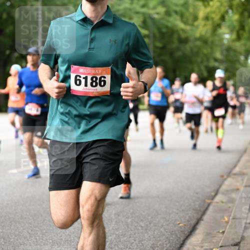 06.09.2026 - CURREX Alsterlauf Dr. Thomas Lammeyer http://msf.ph/oto/10114296 06.09.2026 09:07:18 Laufen 6186 meine-sportfotos.de