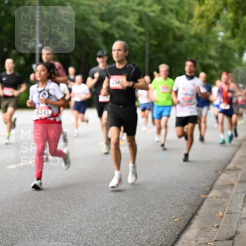 06.09.2026 - CURREX Alsterlauf Dr. Thomas Lammeyer http://msf.ph/oto/10114338 06.09.2026 09:07:25 Laufen 6245 meine-sportfotos.de