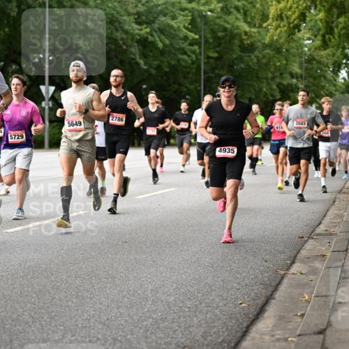 06.09.2026 - CURREX Alsterlauf Dr. Thomas Lammeyer http://msf.ph/oto/10114412 06.09.2026 09:07:36 Laufen 5649, 5729, 2786, 5731, 4935, 3503, 618, 008 meine-sportfotos.de