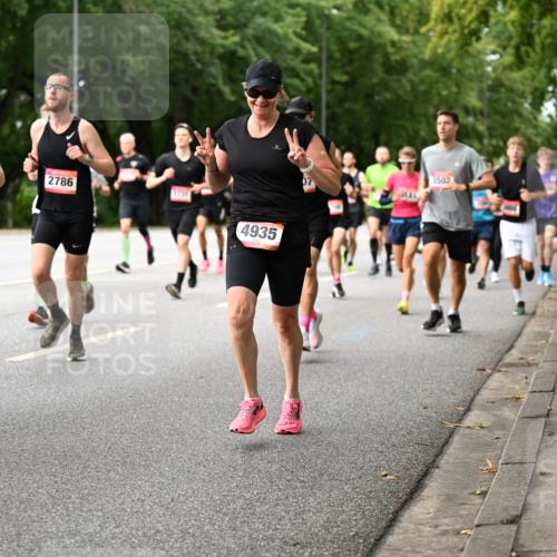 06.09.2026 - CURREX Alsterlauf Dr. Thomas Lammeyer http://msf.ph/oto/10114414 06.09.2026 09:07:37 Laufen 5649, 2786, 3731, 4935, 3502 meine-sportfotos.de