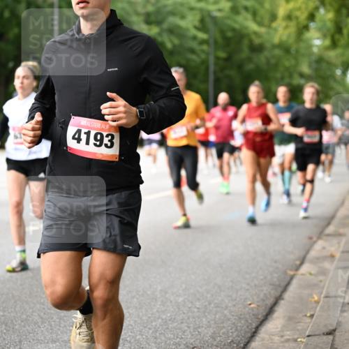 06.09.2026 - CURREX Alsterlauf Dr. Thomas Lammeyer http://msf.ph/oto/10114517 06.09.2026 09:07:54 Laufen 4193 meine-sportfotos.de