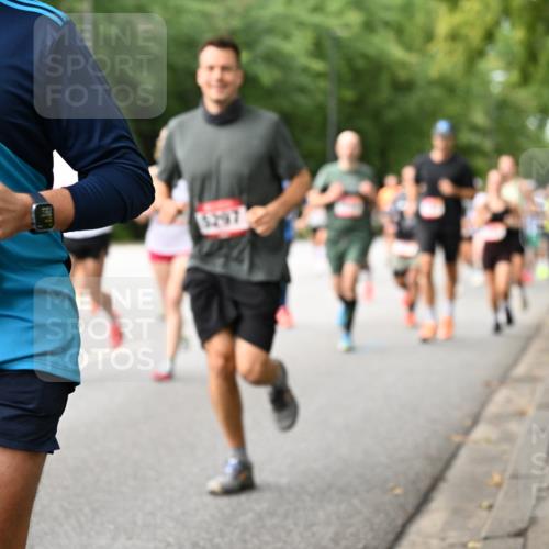 06.09.2026 - CURREX Alsterlauf Dr. Thomas Lammeyer http://msf.ph/oto/10114563 06.09.2026 09:08:01 Laufen 5906, 5297 meine-sportfotos.de