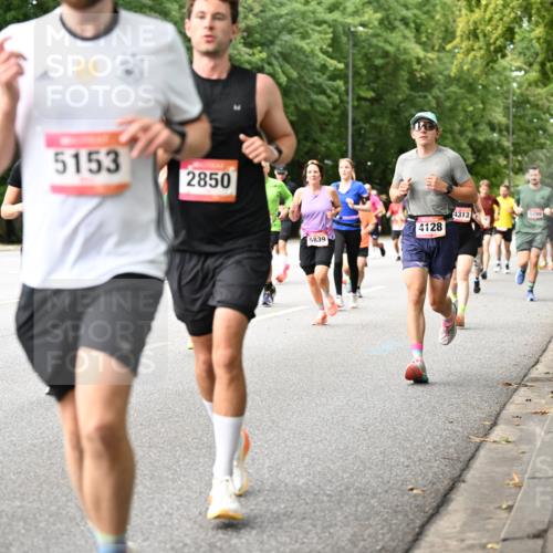 06.09.2026 - CURREX Alsterlauf Dr. Thomas Lammeyer http://msf.ph/oto/10114675 06.09.2026 09:08:19 Laufen 5153, 2850, 5839, 4128, 4313, 5299 meine-sportfotos.de