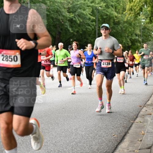 06.09.2026 - CURREX Alsterlauf Dr. Thomas Lammeyer http://msf.ph/oto/10114679 06.09.2026 09:08:19 Laufen 4027, 2850, 588, 4954, 5839, 4128, 4313 meine-sportfotos.de