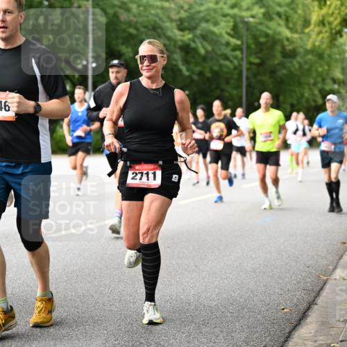 06.09.2026 - CURREX Alsterlauf Dr. Thomas Lammeyer http://msf.ph/oto/10114804 06.09.2026 09:08:40 Laufen 2017, 5347, 5346, 2711, 4 meine-sportfotos.de