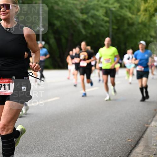06.09.2026 - CURREX Alsterlauf Dr. Thomas Lammeyer http://msf.ph/oto/10114809 06.09.2026 09:08:40 Laufen 2711 meine-sportfotos.de
