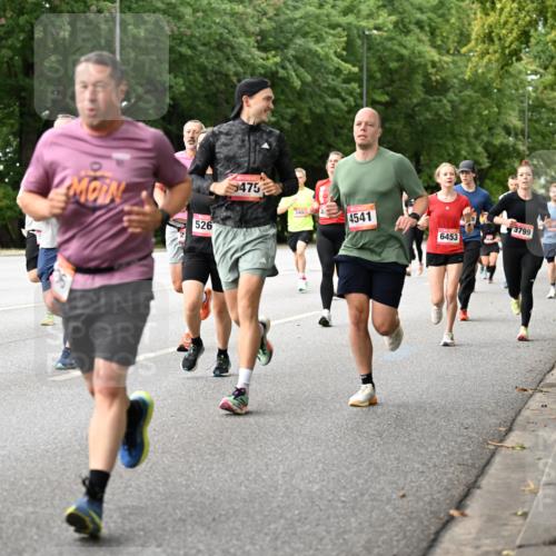 06.09.2026 - CURREX Alsterlauf Dr. Thomas Lammeyer http://msf.ph/oto/10114992 06.09.2026 09:09:10 Laufen 8332, 526, 475, 340, 4541, 6453, 3799, 88 meine-sportfotos.de