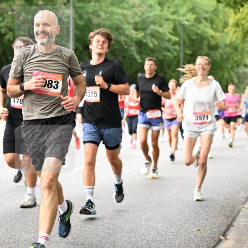 06.09.2026 - CURREX Alsterlauf Dr. Thomas Lammeyer http://msf.ph/oto/10115071 06.09.2026 09:09:34 Laufen 61, 478, 83, 4375, 3971 meine-sportfotos.de