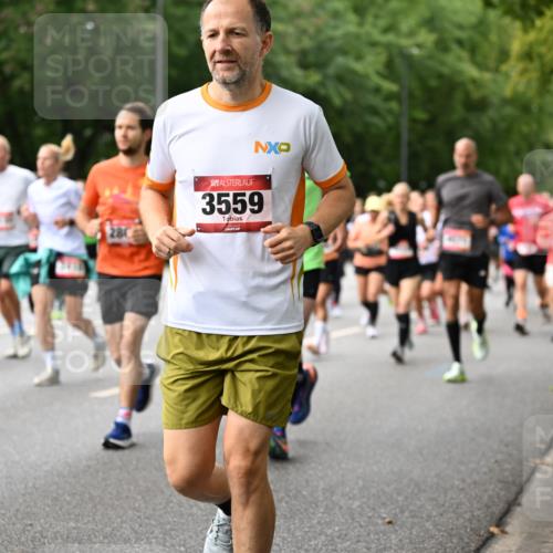 06.09.2026 - CURREX Alsterlauf Dr. Thomas Lammeyer http://msf.ph/oto/10115209 06.09.2026 09:10:01 Laufen 3451, 3559 meine-sportfotos.de