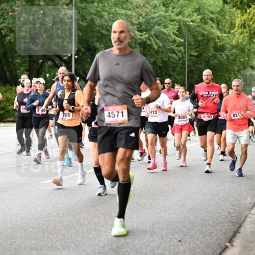 06.09.2026 - CURREX Alsterlauf Dr. Thomas Lammeyer http://msf.ph/oto/10115221 06.09.2026 09:10:03 Laufen 2495, 8131, 3953, 58, 300, 486, 4571, 5413, 8093, 4190, 83, 3292 meine-sportfotos.de