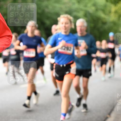 06.09.2026 - CURREX Alsterlauf Dr. Thomas Lammeyer http://msf.ph/oto/10115245 06.09.2026 09:10:06 Laufen 16, 03 meine-sportfotos.de